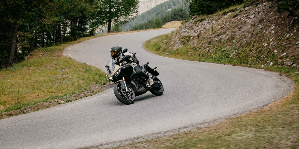 Zero electric motorcycle sets new world record for range, sort of