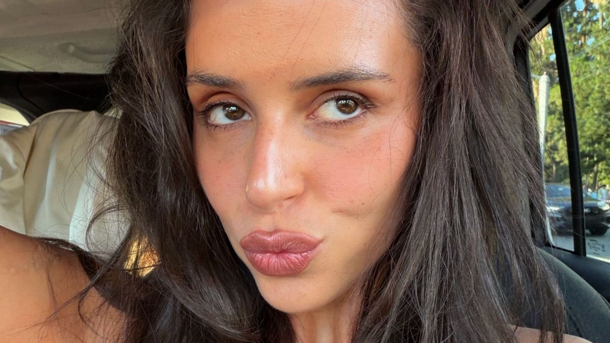 Nathy Peluso presumió su figura con un minivestido color verde lima y ...