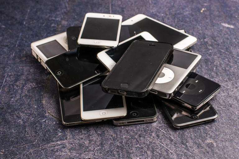 Cheap 'fast tech' gadgets fueling surge in electronic waste