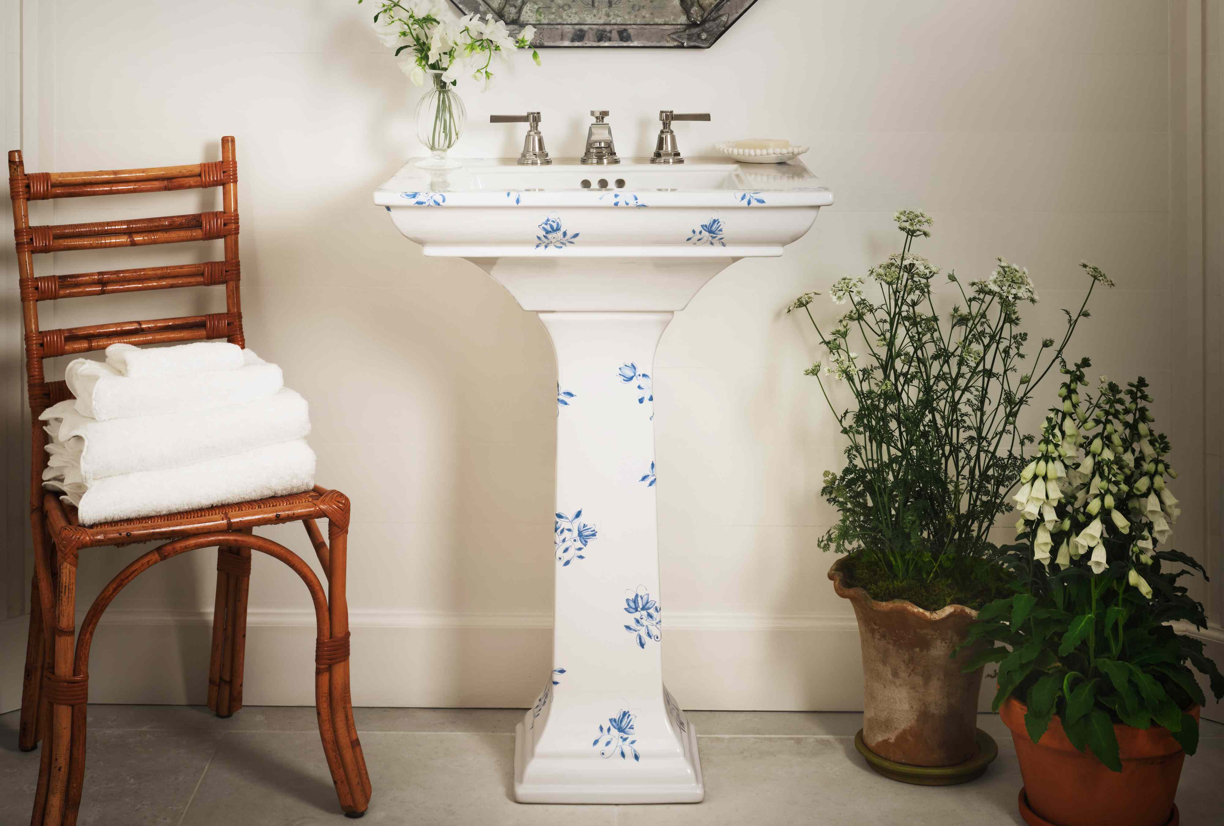 Kohler’s new collection brings delft-inspired florals to the bathroom