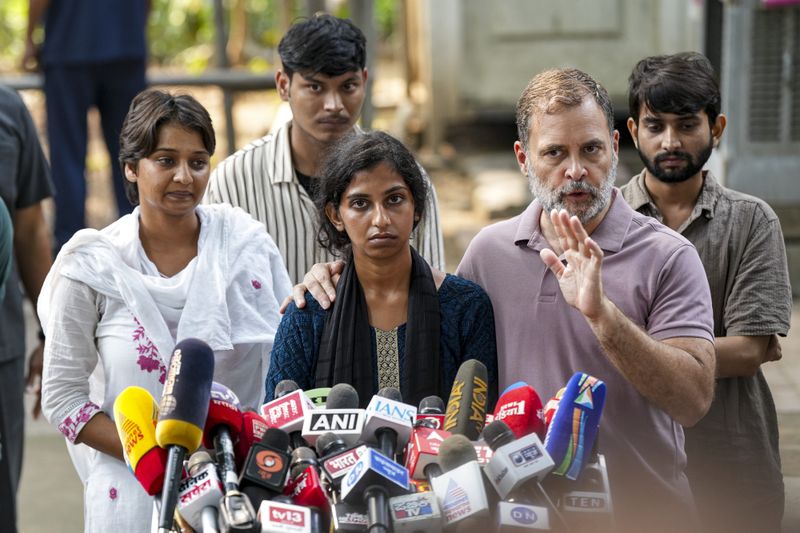 Can't suppress voice of youth: Rahul Gandhi warns PM Modi, slams police ...