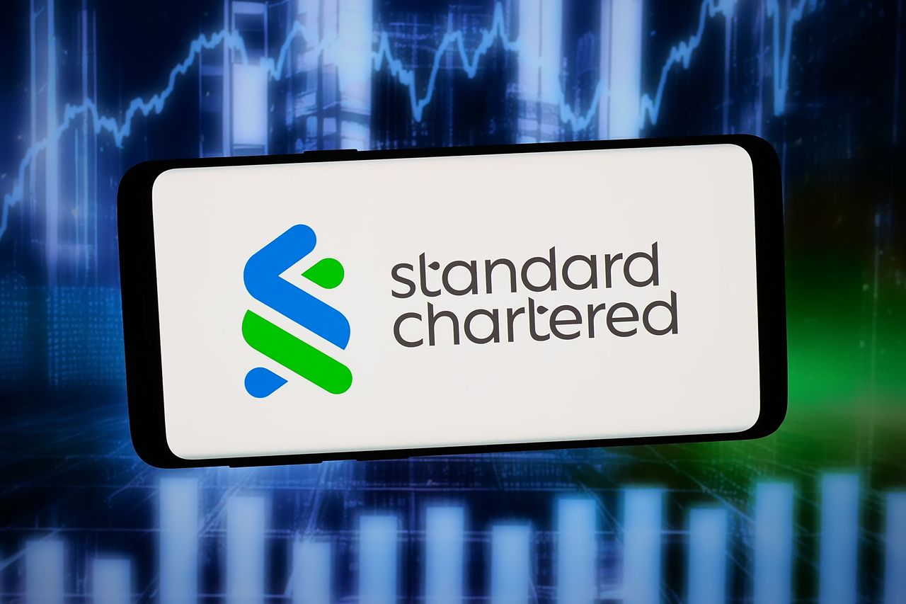 Standard Chartered says USDC faces competition in payments, delays $2T ...