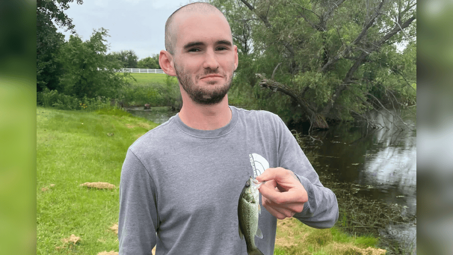 Police searching for Oklahoma man who went missing while visiting Knoxville