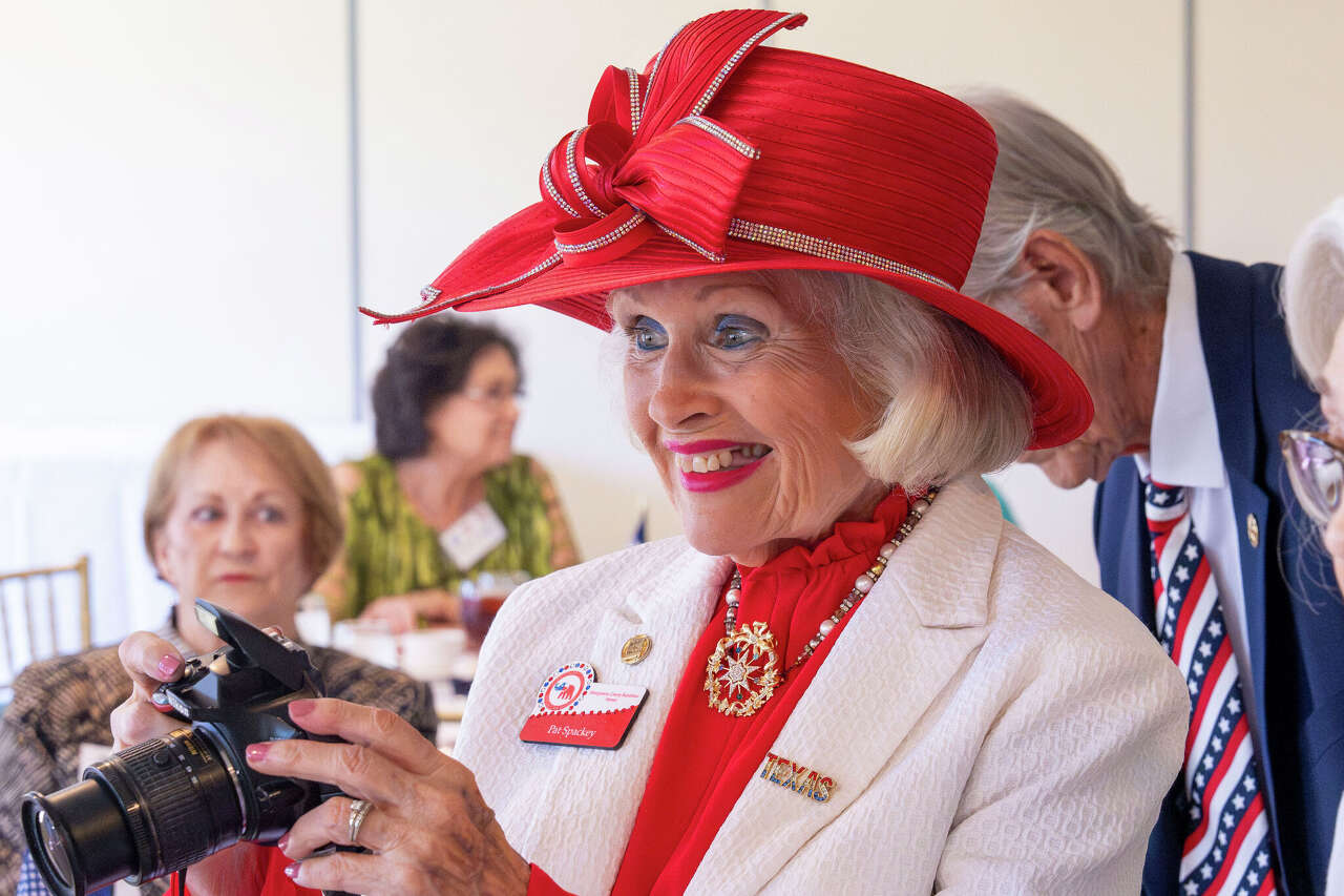 Montgomery's Voices from the Past tour honors Pat Spackey, the 'Texas ...