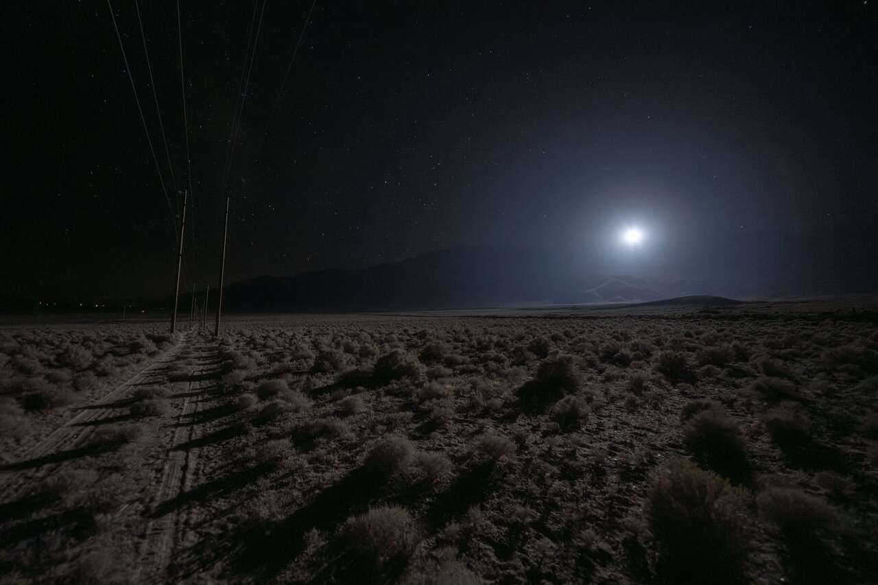 Mysterious, blinding lights were spotted near Mt. Whitney. Here's what happened