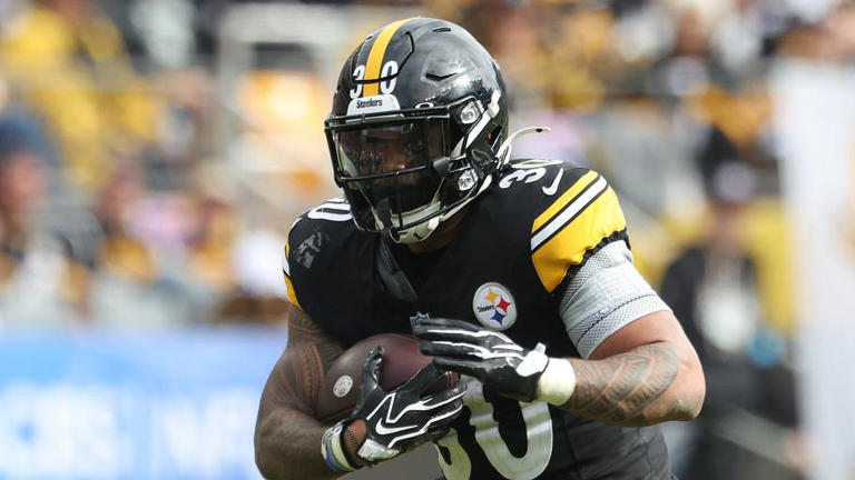 Why fantasy football managers should target Jaylen Warren on the trade ...