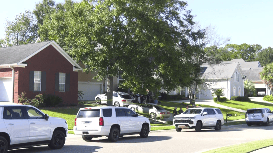 911 call suggests Mobile double-homicide suspect was reportedly off medication before killings