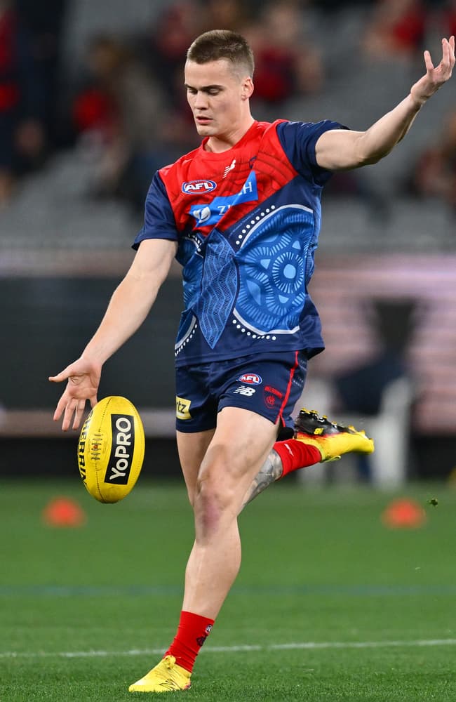 Rival will assess troubled Swan
