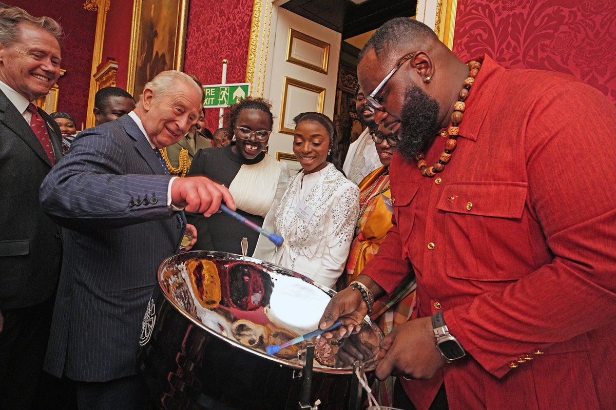 King plays steel drums at event celebrating Commonwealth diaspora