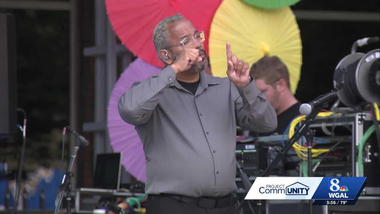 Pennsylvania interpreter helps deaf Latinos find connection, culture ...