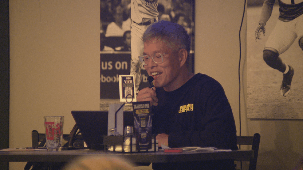 Ben Chan returns to Jeopardy! hosting Green Bay's first Bar League event