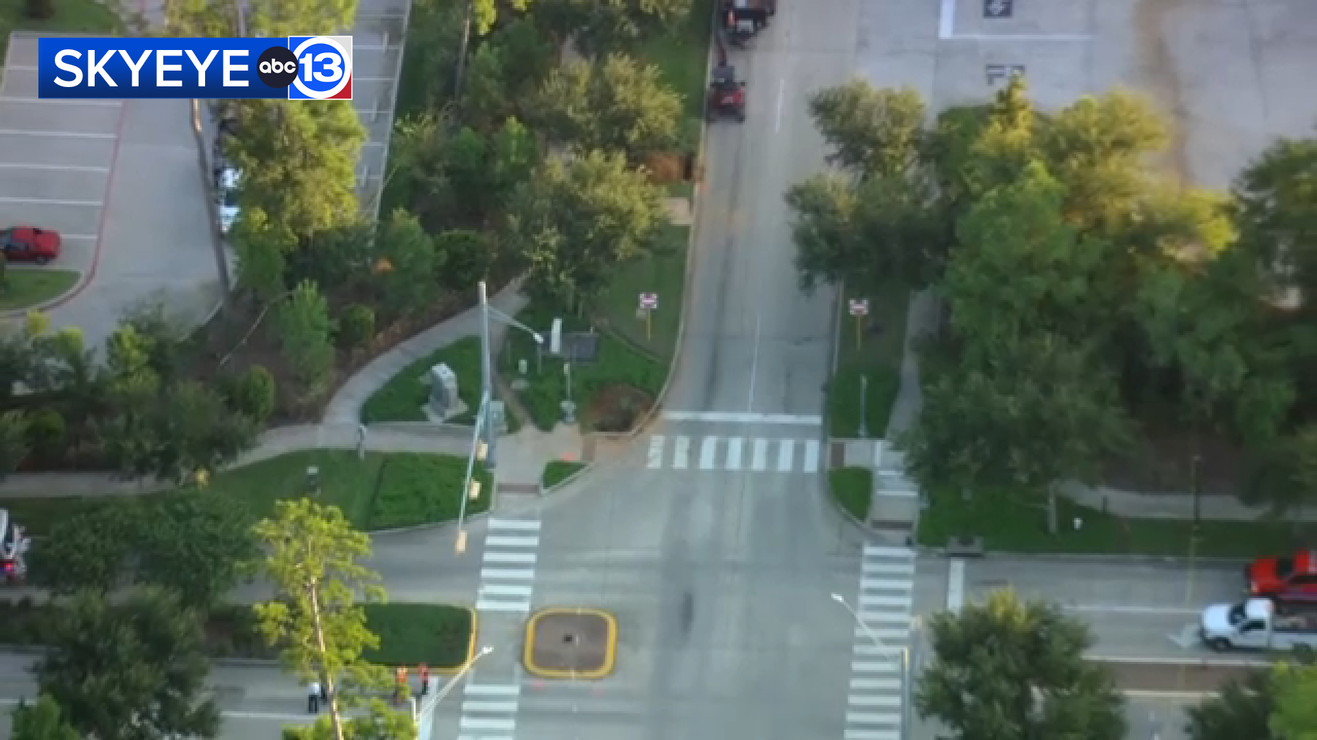 Crews clear intersection due to gas leak in The Woodlands, Precinct 4 says