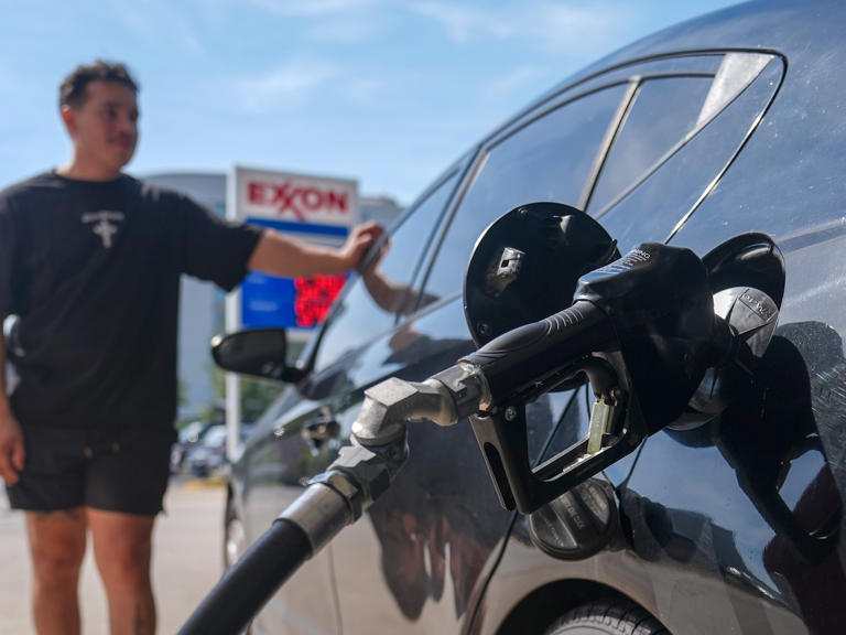 Gas prices set record for highest number of days above $4 a gallon in a ...