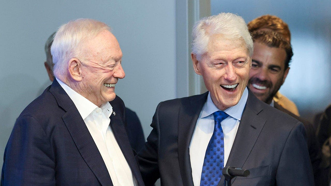 Cowboys owner Jerry Jones shares his retirement plans with a former ...