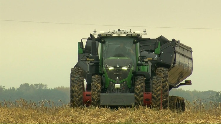 'No one's in the tractor' | Fendt showcases autonomous equipment to ...