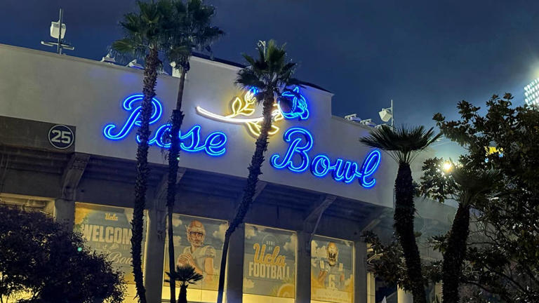 Only 3 unbeaten teams remain in college football, the fewest by this ...