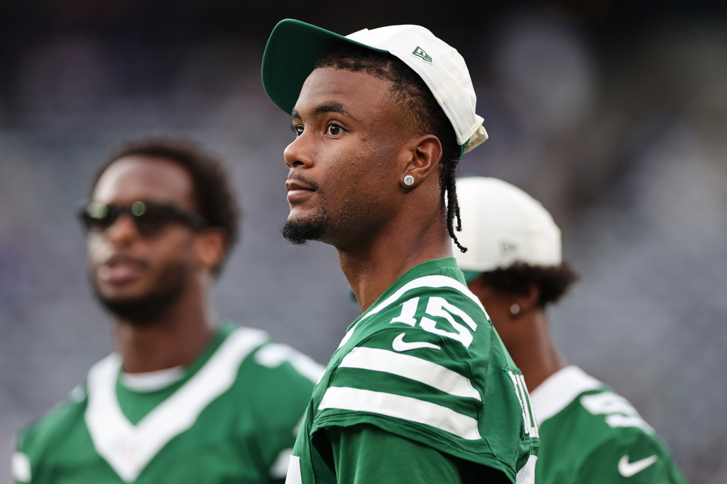 Jets' Mitchell had small procedure to repair injured finger, rookie ...