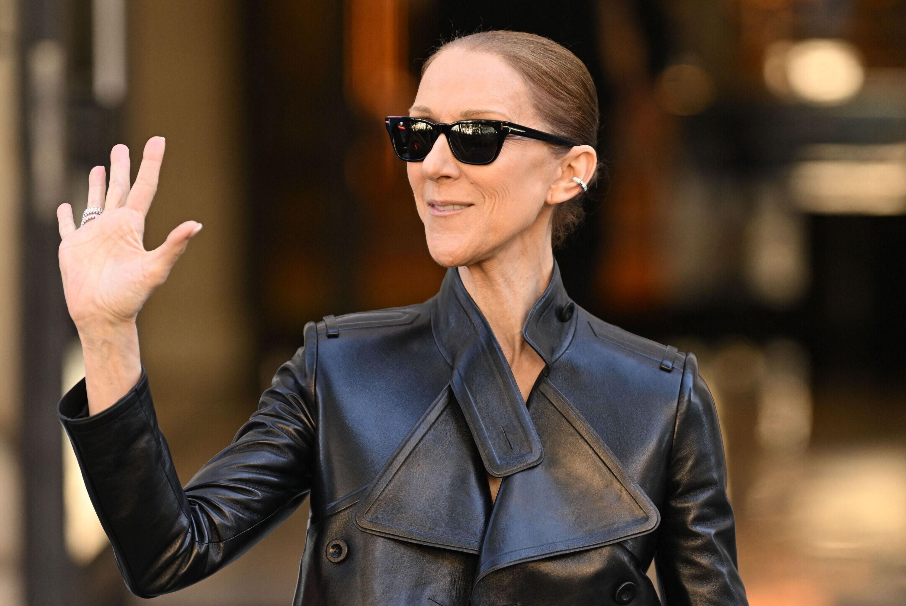 Céline Dion a désormais une Barbie à son effigie et elle porte un de ...