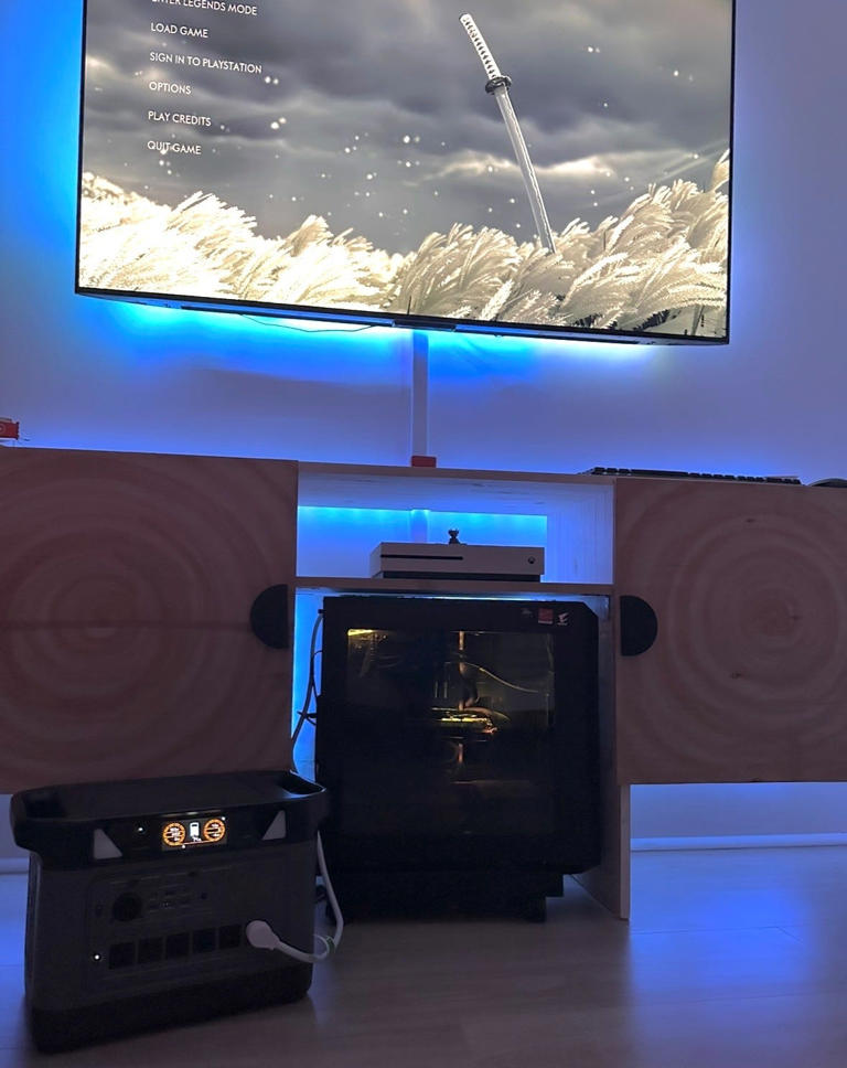 I powered my fridge, gaming PC and space heater with the UDPower S2400