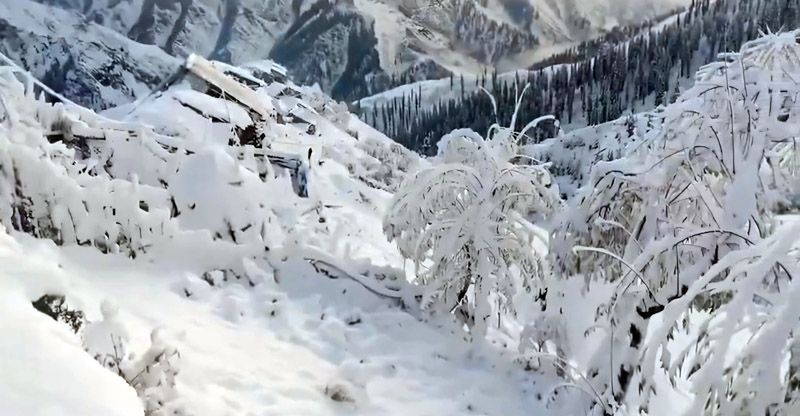 Snowfall in hills, rains lash valley