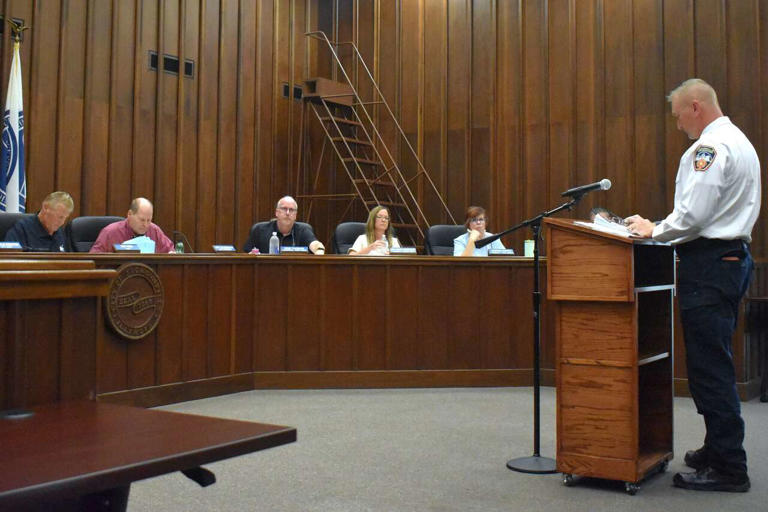 Fire chief asks for new deputy chief position