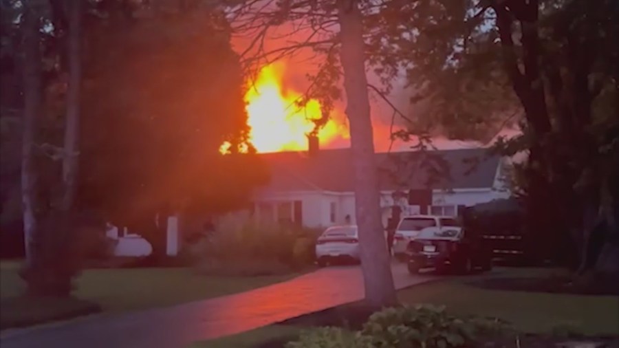 Watch: Aurora officer praised for rescuing residents from burning home