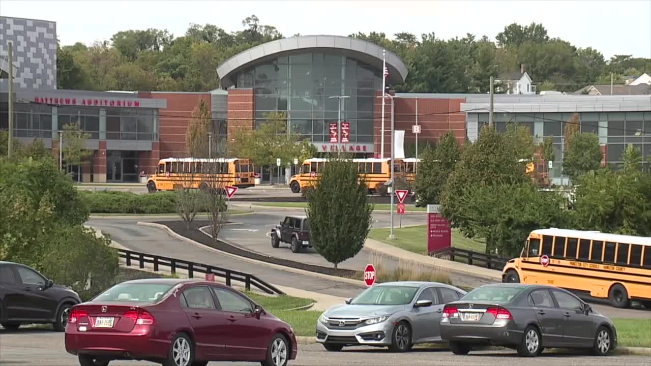 First Student bus drivers union ratifies new contract