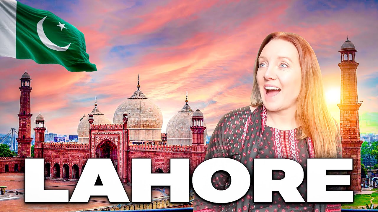 Exploring Badshahi Mosque and modern Lahore in one day