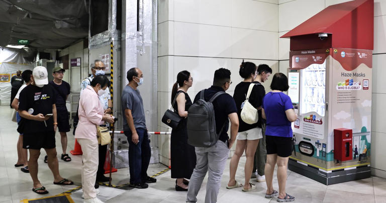 Haze shelters to open, N95 masks to be distributed amid worsening haze
