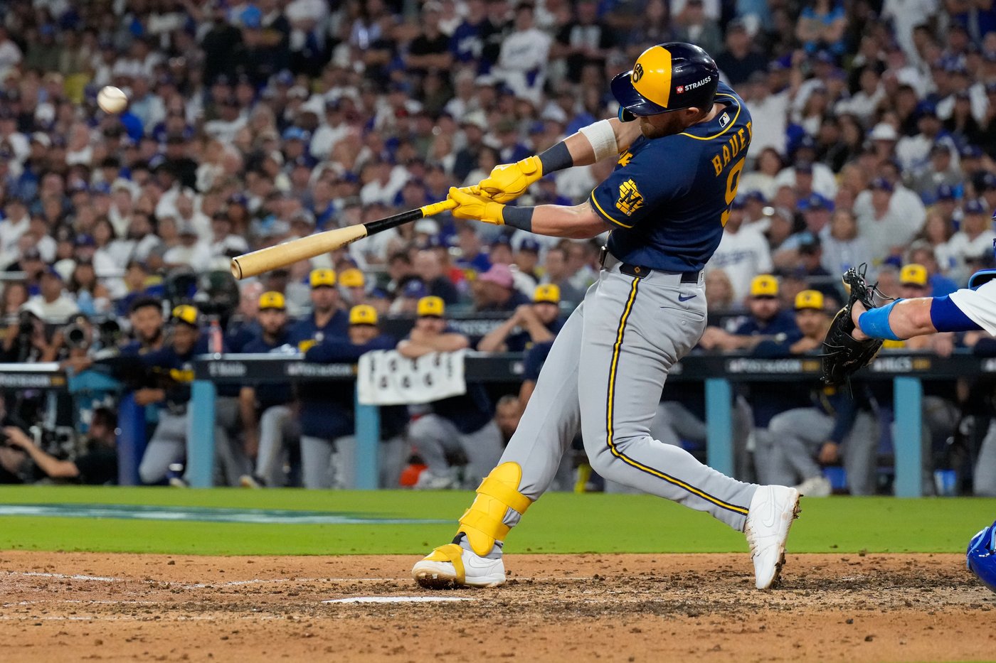 Brewers stun Dodgers with back-to-back homers in 7th inning and take 3 ...
