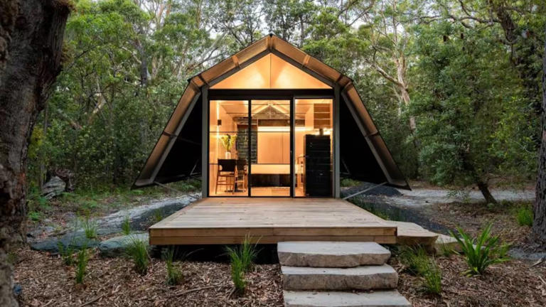 10 of the best Jervis Bay Airbnbs, from poolside retreats to beachfront ...