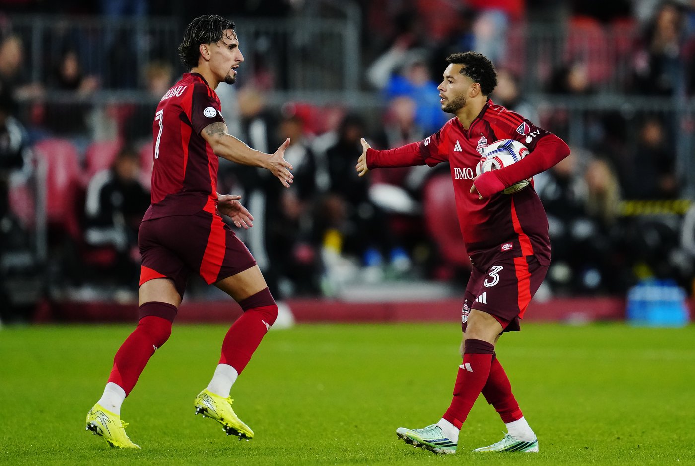 Pereira's 90th-minute goal earns TFC a point in 3-3 draw against ...