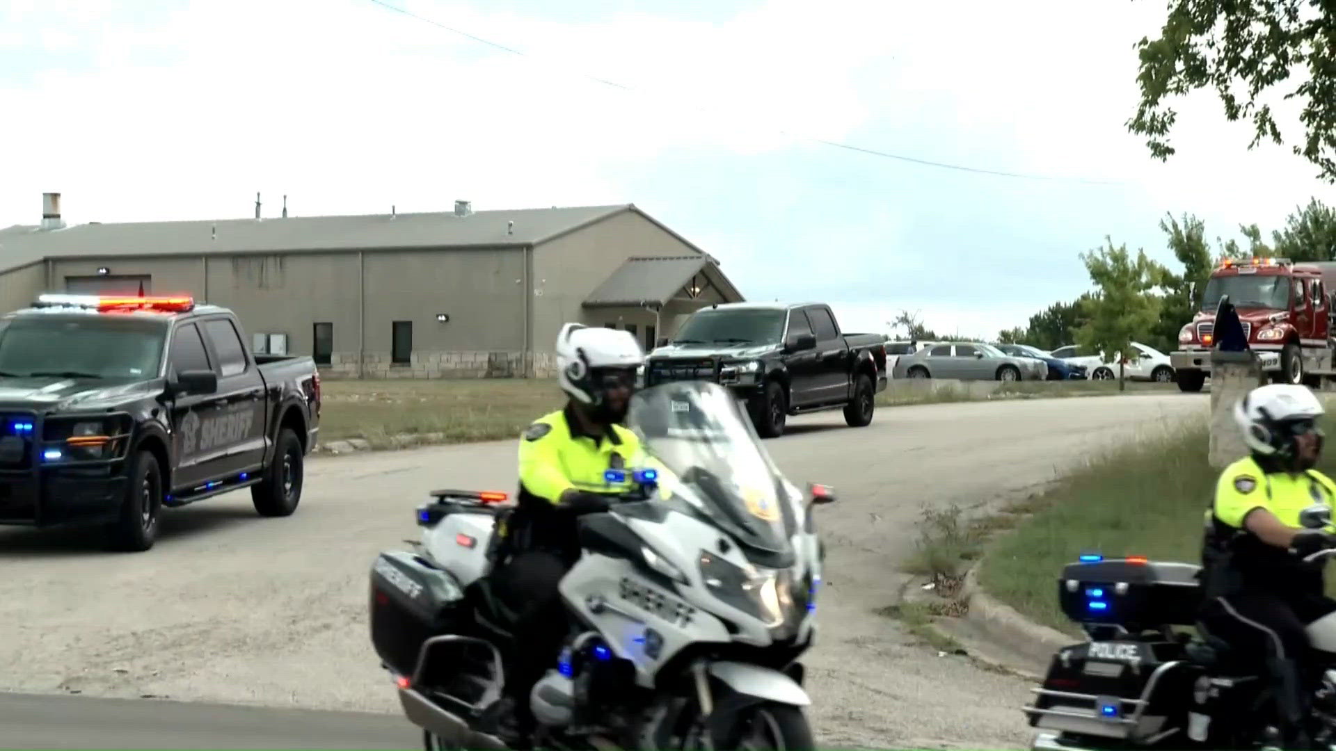 Central Texas community pays respects to fallen volunteer firefighter