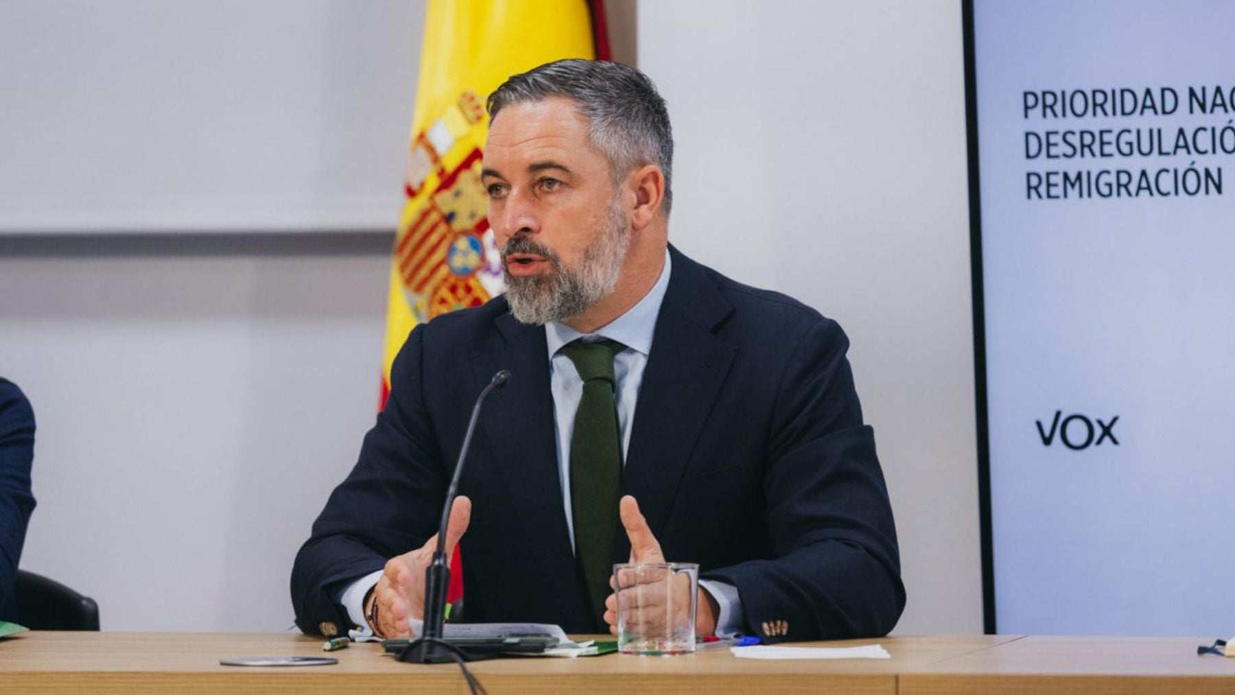 Abascal anuncia que Vox «actuará con altura de miras» tras la coalición ...