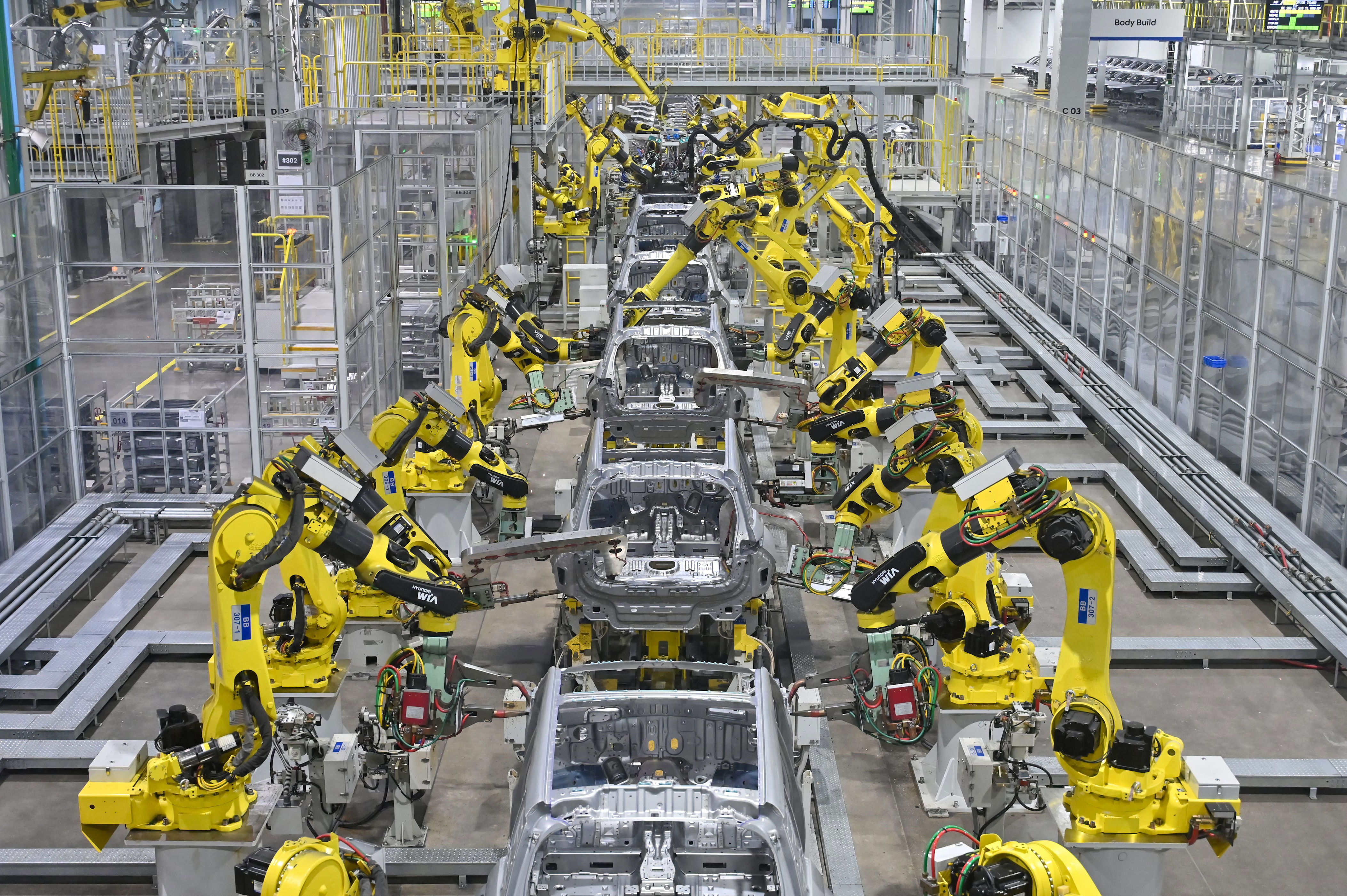 Hyundai's India plant balances robots and human workforce
