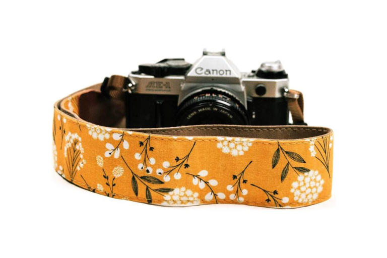 18 essential travel blogger accessories & equipment
