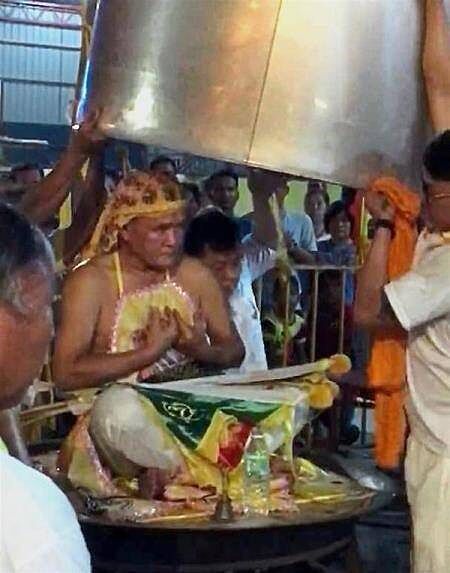 Priest's gruesome stage death boiled alive in giant pot as terrified ...