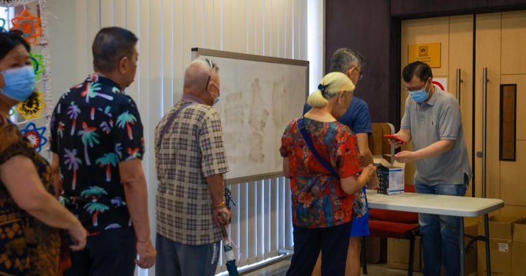 Lines form for N95 masks as haze situation persists; conditions could ...