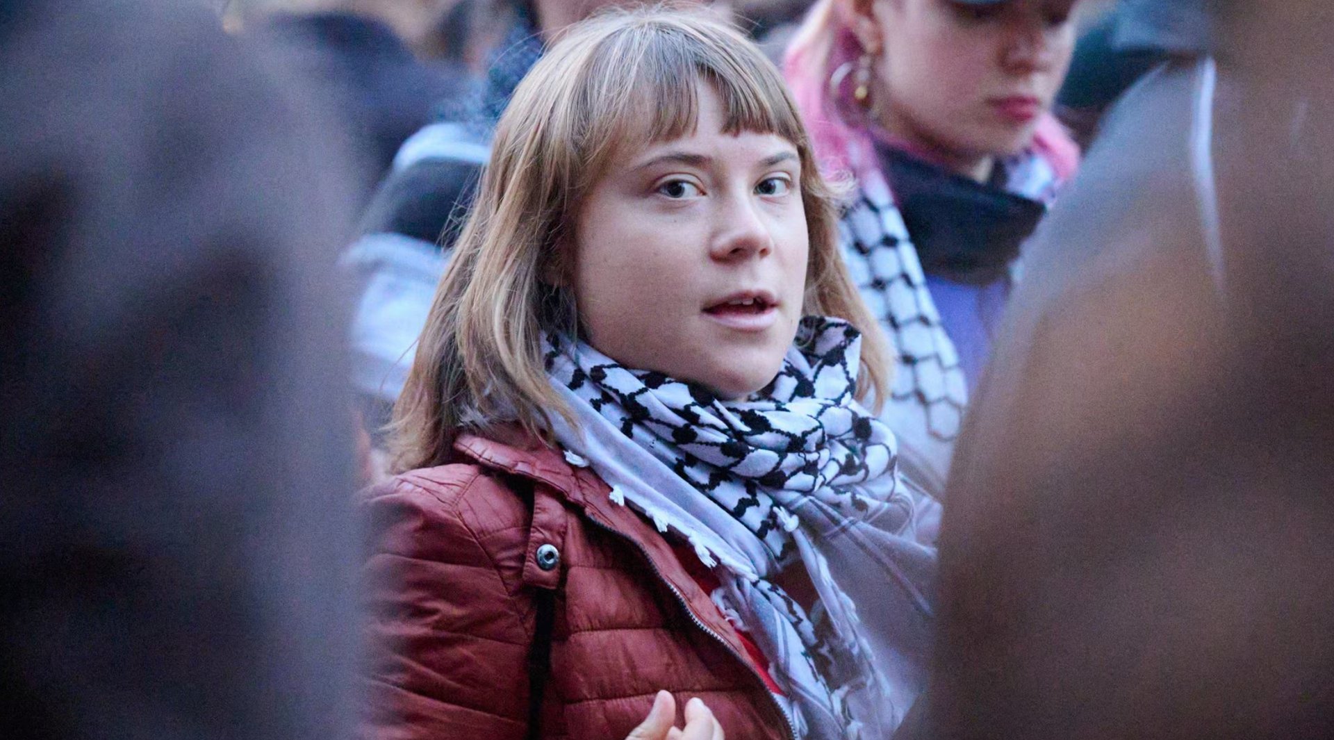 Greta Thunberg a 'hypocrite' for preaching climate action while jetting ...