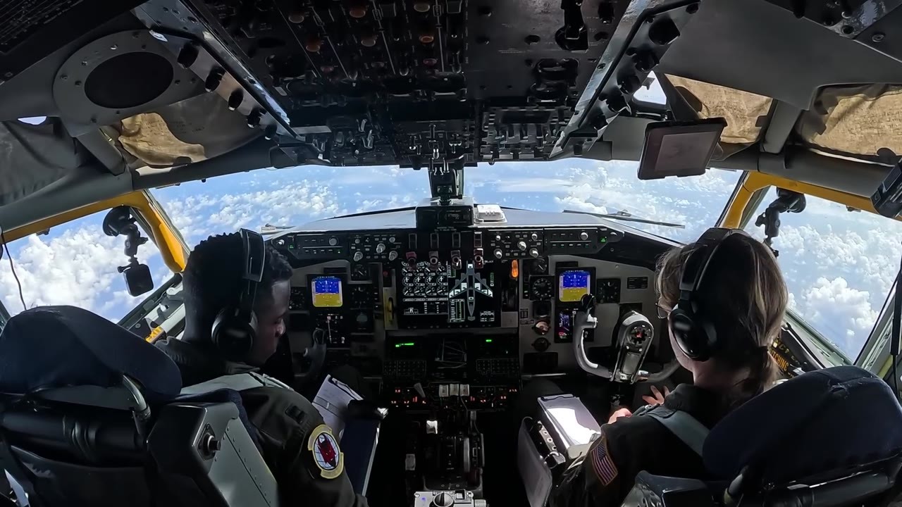 325,000 pounds, 4 jet engines and a 30-foot radar - inside America's ...