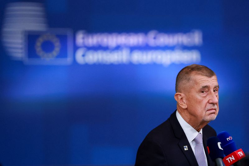 EU leaders kick off summit with wrangles over high energy prices and spending