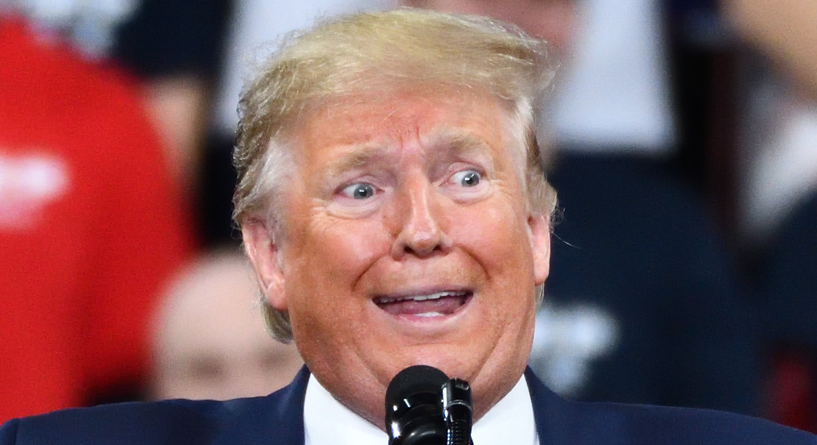 Trump déraille dans un discours décousu : un étrange tic de ...