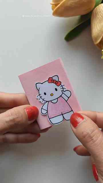 This DIY mini kitty notebook makes a lovely handmade gift