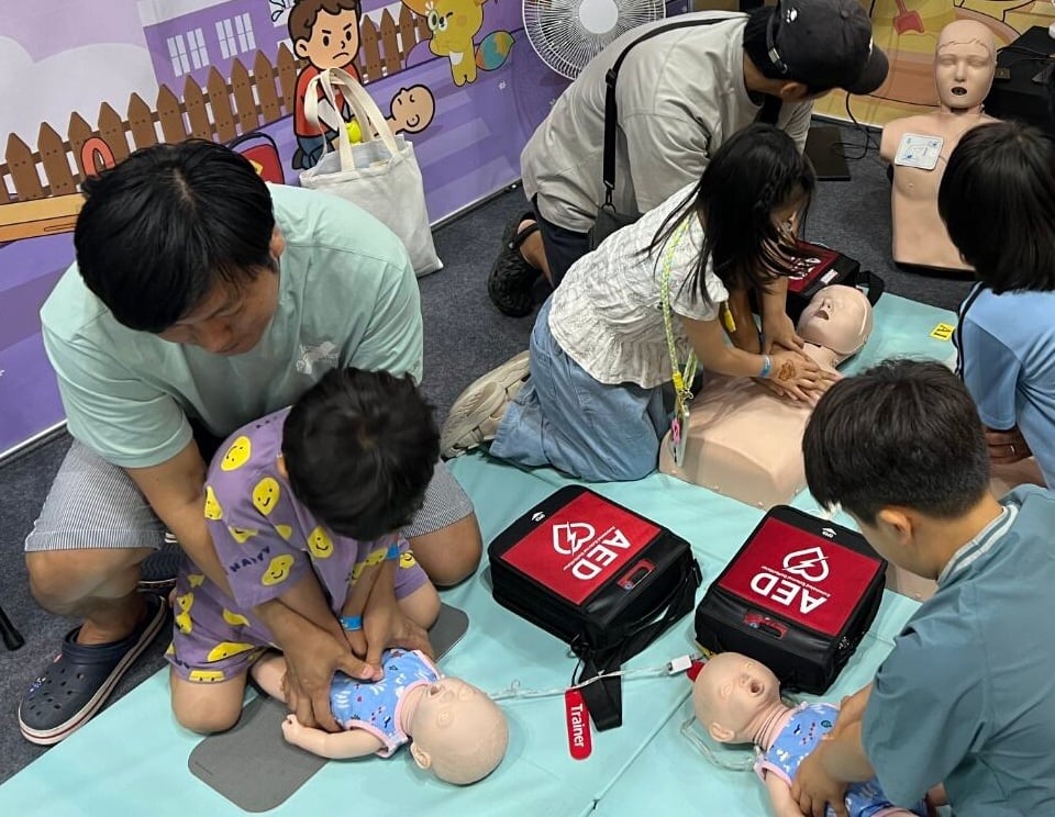 Critical four minutes: Teach parents first aid
