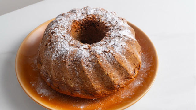 Bolo de limão húmido com glacé: A receita de Filipa Gomes