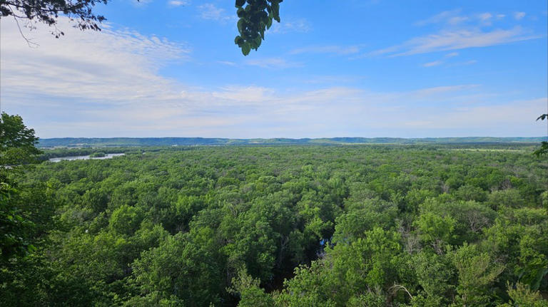 An hour away from Madison is Wisconsin's riverfront state park with ...