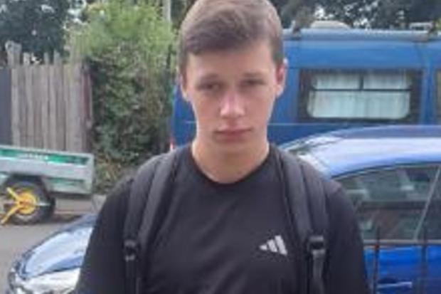 Body found in park outside Glasgow in search for missing 17-year-old boy