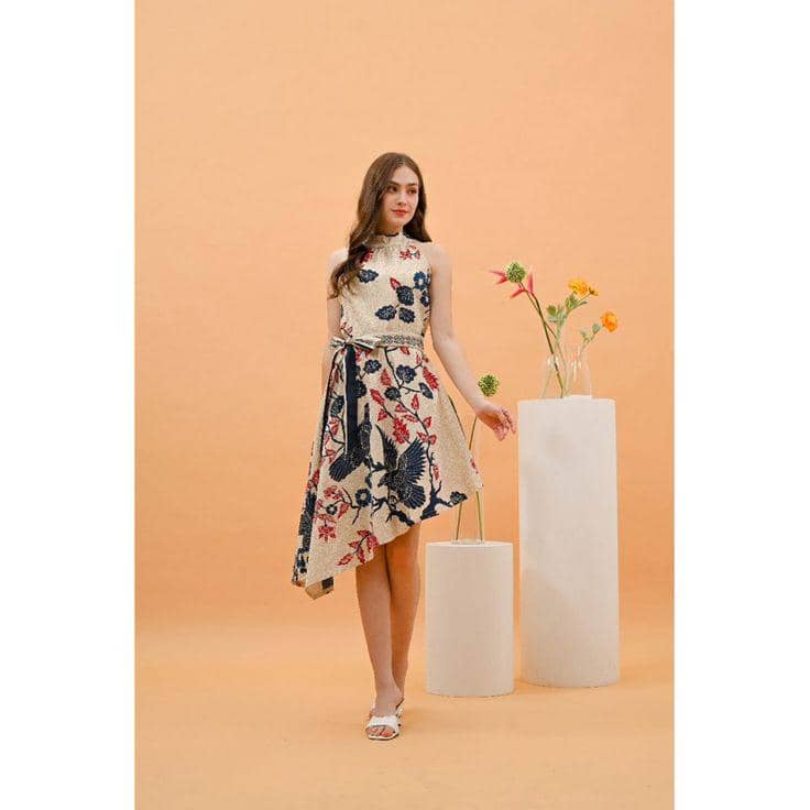 7 model dress batik pesta elegan modern yang menawan