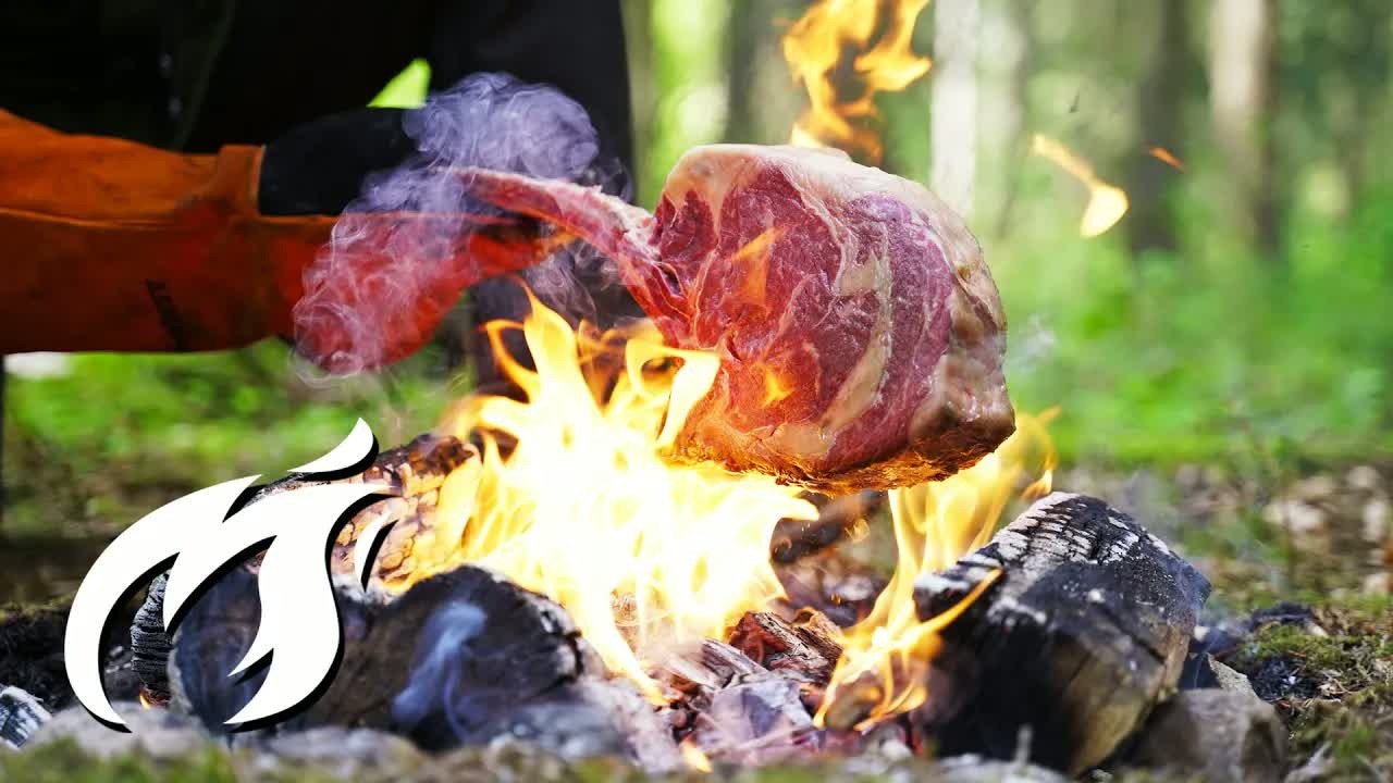 Asar un steak gigante con las manos desnudas - ¿La técnica más extraña ...