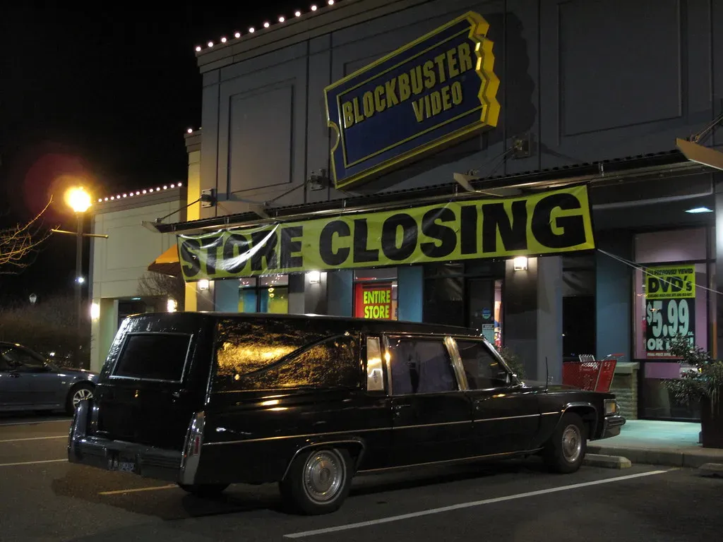 7 retail chains Americans remember, from Blockbuster to Circuit City